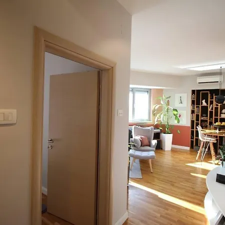 Kristina's Cozy Designer Скоп'є
